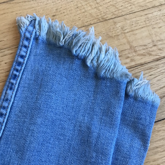 Hollister Ultra High Rise Super Skinny Jeans. Size 0R - Picture 5 of 8